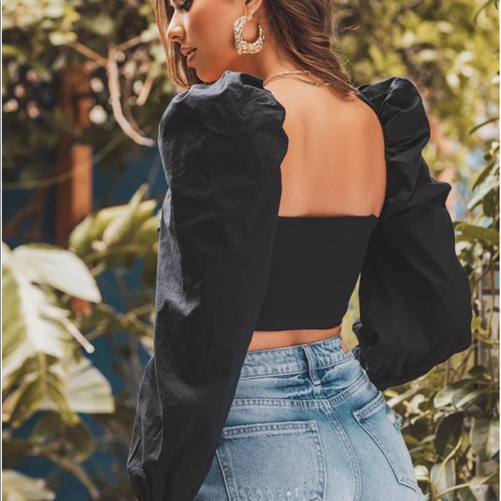 Black beautiful crop top